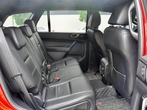 sau-2-nam-lan-banh-ford-everest-duoc-ban-lai-voi-gia-re-kho-tin-khi-the-he-moi-vua-ra-mat-danvietvn-3-16715460132731201331003